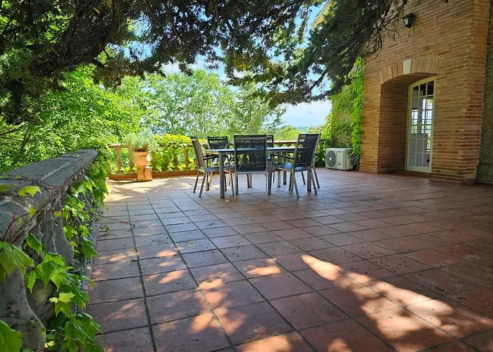 Chateau De Pys بيت للعطل *